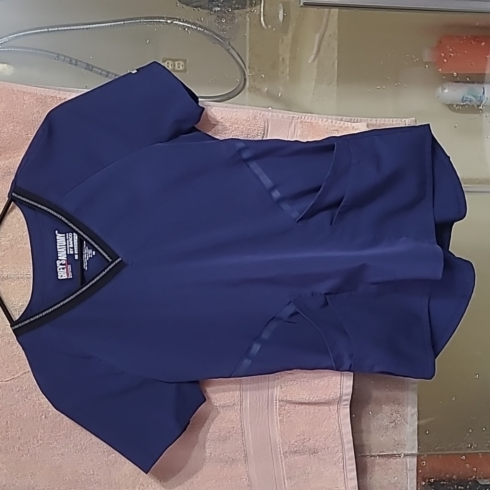 Greys Anatomy scrub top. XS. Navy Blue. By Barco. Impact